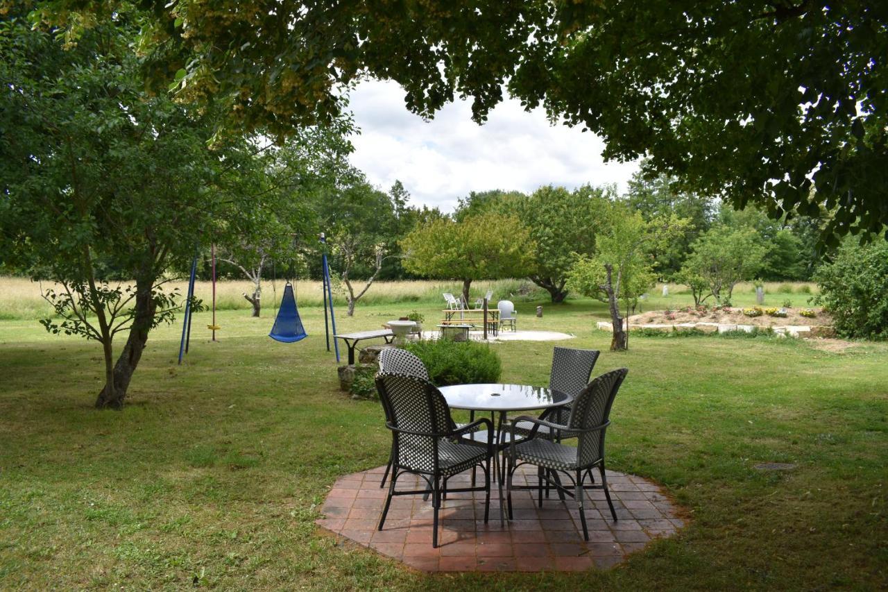 Le Moulin Bleu Bed & Breakfast Seigy Екстериор снимка