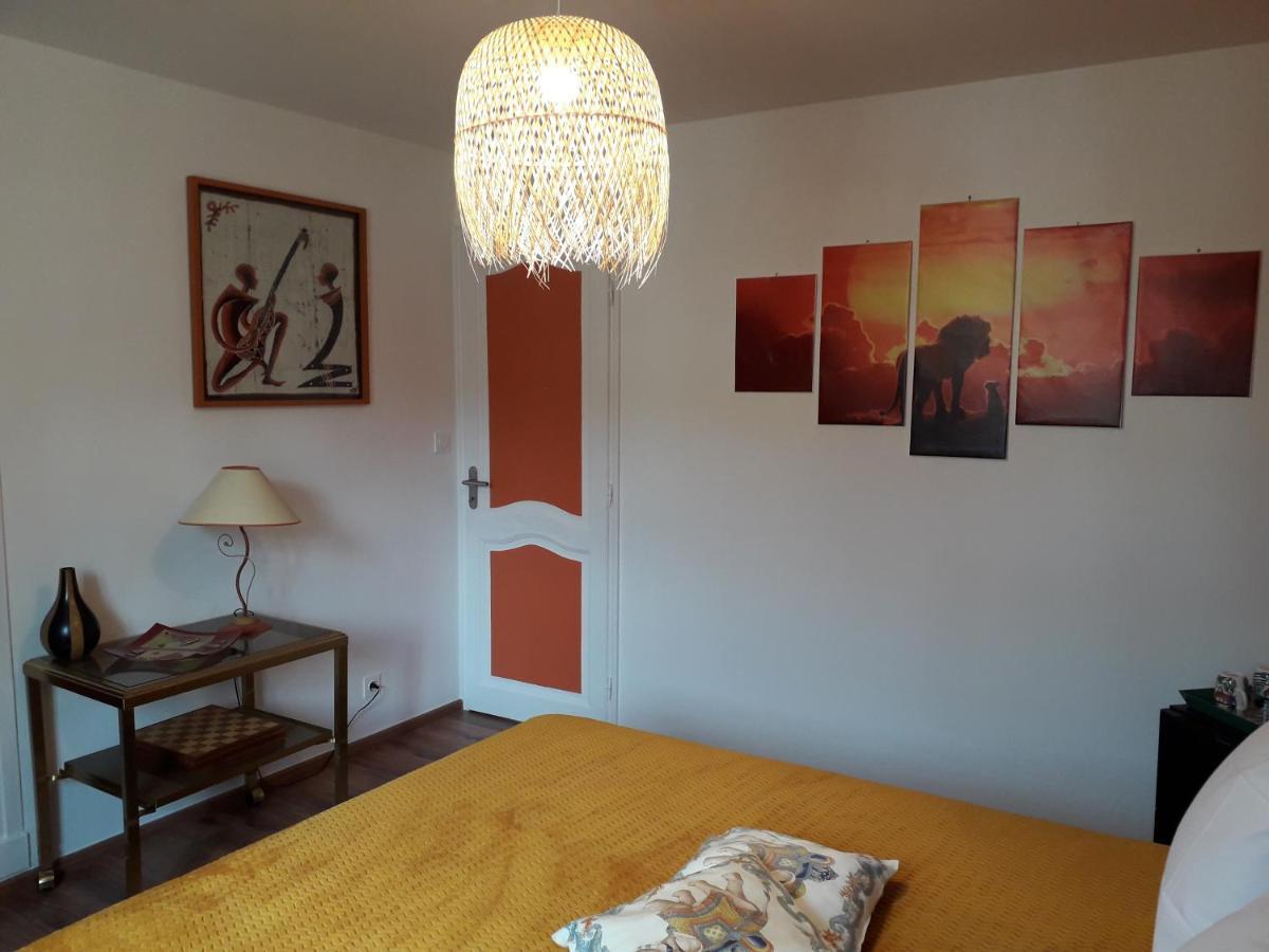 Le Moulin Bleu Bed & Breakfast Seigy Екстериор снимка